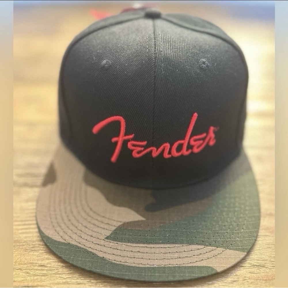 NWT Fender Guitar Hat Cap Snapback Camo Flat Bill Black Red Logo The Classics